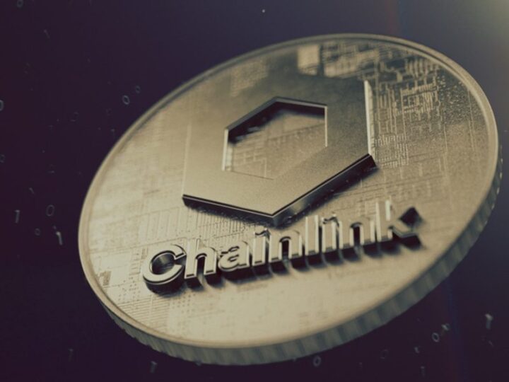 Cronos integrates with Chainlink price feeds to provide data to DeFi apps